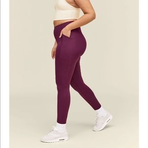 Girlfriend Collective Compressive Pocket Legging in 28.5” in Plum (size M)